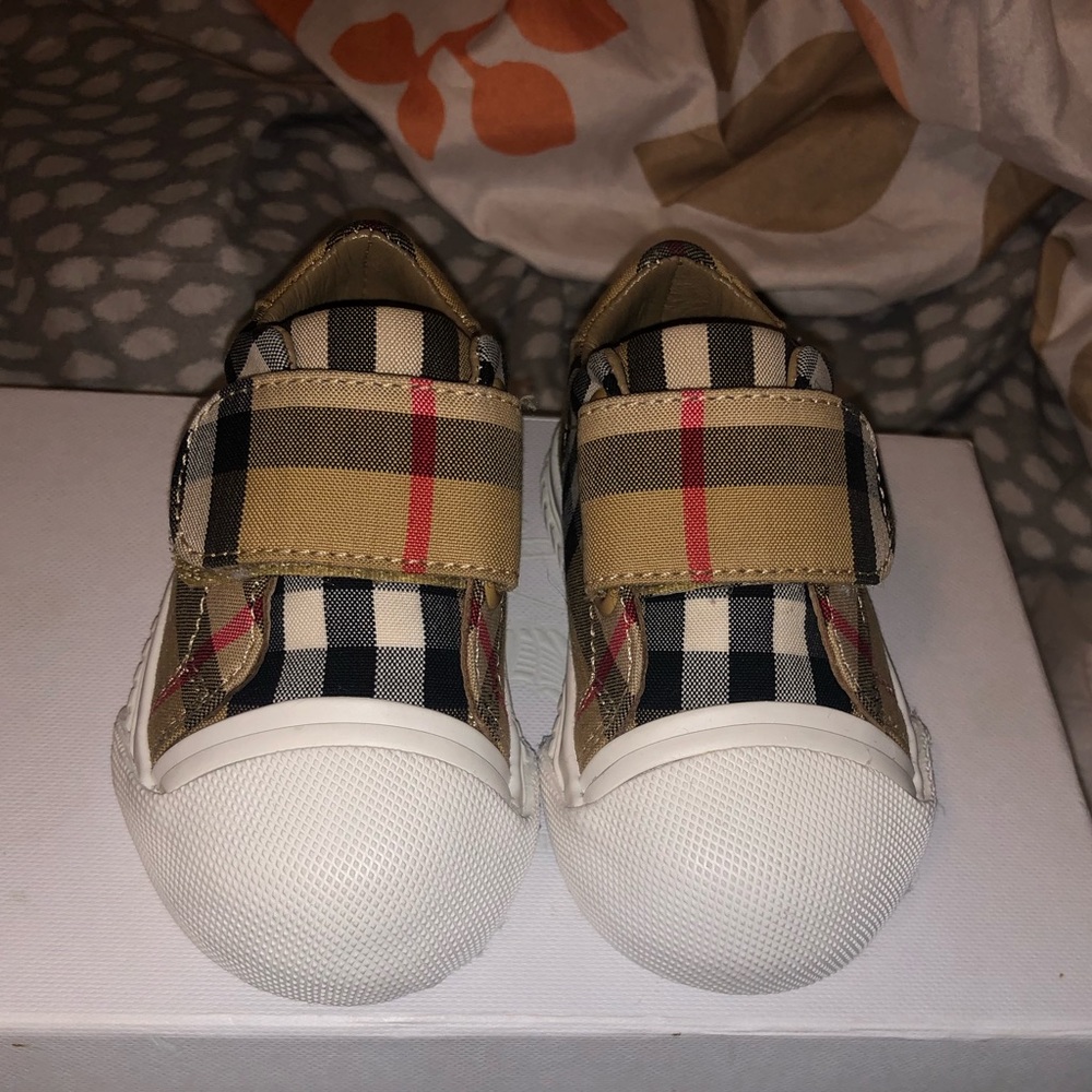 Baby Burberry shoes